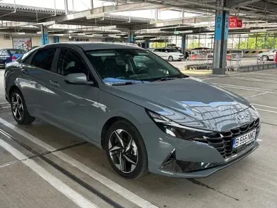 Gebraucht Hyundai Elantra 122 PS (89 kW) 2021 Grau Limousine