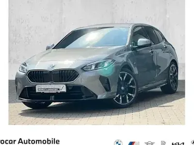 Gebraucht BMW 120 M Sport 163 PS (119 kW) 2025 Skyscraper grau Kleinwagen