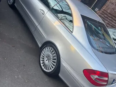 Gebraucht Mercedes CLK200 Avantgarde 213 PS (156 kW) 2004 Silber Coupé