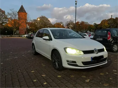 Gebraucht VW Golf VII Allstar 110 PS (80 kW) 2016 Weiß Limousine