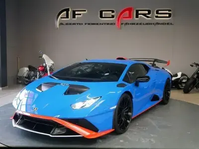 Usata Lamborghini Huracán 639 CV (469 kW) 2024 Blu Coupé