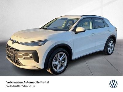 Neu VW T-Roc Life 150 PS (110 kW) 2026 Pure white uni SUV