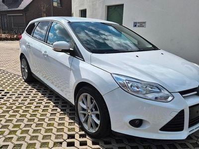 Gebraucht Ford Focus 115 PS (84 kW) 2014 Weiß Kombi