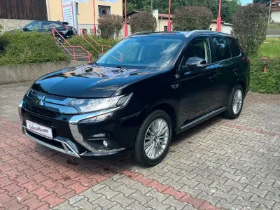 Gebraucht Mitsubishi Outlander P-HEV Basis 135 PS (99 kW) 2019 Schwarz SUV