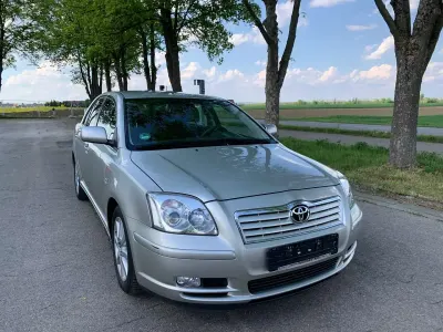 Gebraucht Toyota Avensis Executive 129 PS (94 kW) 2003 Metallic Limousine