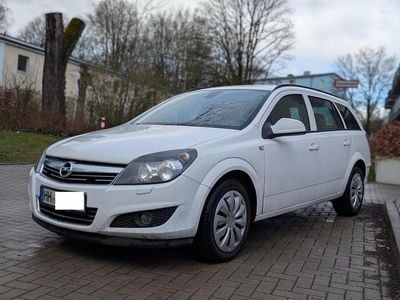 Gebraucht Opel Astra 115 PS (84 kW) 2011 Weiß Kombi