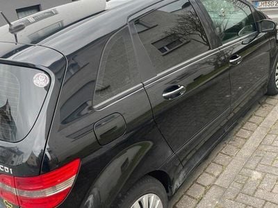 Mercedes B200