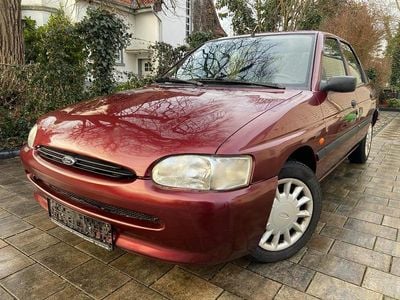 Gebraucht Ford Escort 88 PS (64 kW) 1996 Rot Limousine