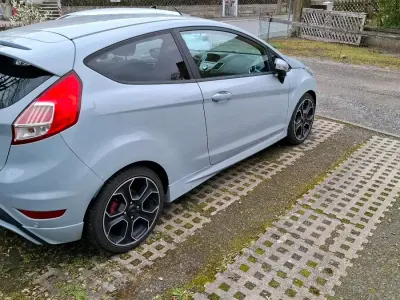 Używany Ford Fiesta ST200 200 KM (147 kW) 2016 Szary Hatchback