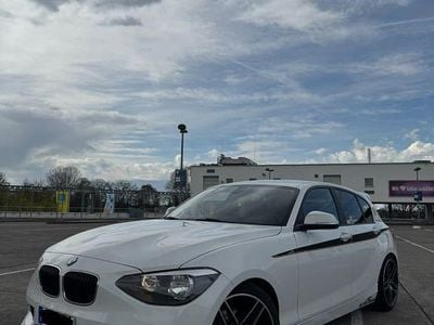 Gebraucht BMW 116 Sport Line 136 PS (100 kW) 2014 Weiß Kleinwagen