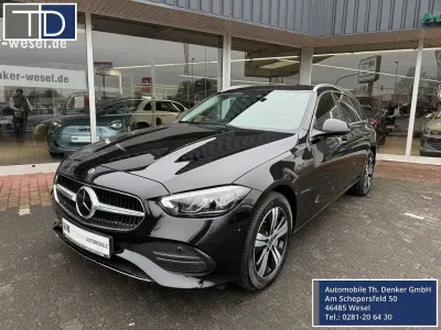 Używany Mercedes C300e 313 KM (230 kW) 2025 Czarny Sedan/Limuzyna