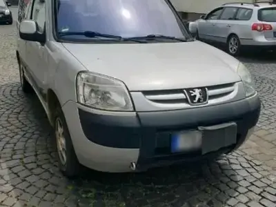 Gebraucht Peugeot Partner 75 PS (55 kW) 2004 Silber Van / Kleinbus