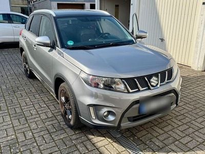 Gebraucht Suzuki Vitara 140 PS (102 kW) 2015 Grau SUV