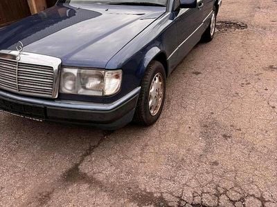 Gebraucht Mercedes 300 147 PS (108 kW) 1992 Blau Kombi