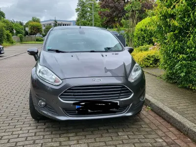 Gebraucht Ford Fiesta Titanium 101 PS (74 kW) 2017 Grau Kleinwagen