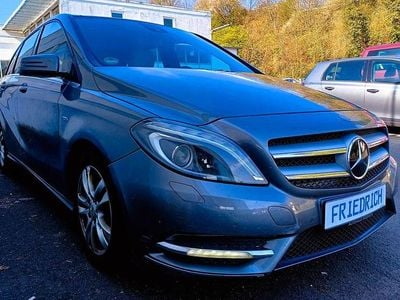 Gebraucht Mercedes B180 109 PS (80 kW) 2012 Grau Van / Kleinbus