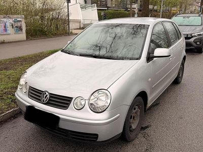 Gebraucht VW Polo 65 PS (47 kW) 2004 Silber Kleinwagen