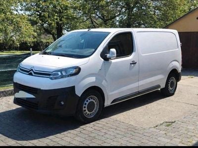 Weiß Gebraucht 2016 Citroën Jumpy Van / Kleinbus | 14.500 €
