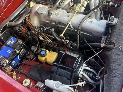 Usado Mercedes 230 150 HP (110 kW) 1965 Vermelho Cabrios