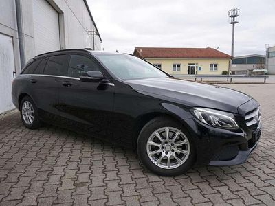 Gebraucht Mercedes C220 170 PS (125 kW) 2016 Schwarz  unilack Kombi