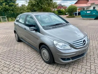 Gebraucht Mercedes B150 95 PS (69 kW) 2007 Silber Van / Kleinbus