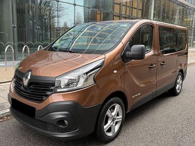 Gebraucht Renault Trafic Expression 145 PS (106 kW) 2017 Braun Van / Kleinbus