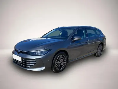 Gebraucht VW Passat Elegance 150 PS (110 kW) 2025 Manufacturer Kombi