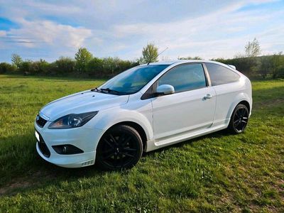Gebraucht Ford Focus 140 PS (102 kW) 2009 Weiß Limousine