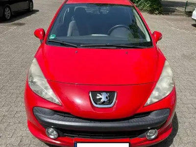 Gebraucht Peugeot 207 Urban Move 95 PS (69 kW) 2008 Rot Limousine
