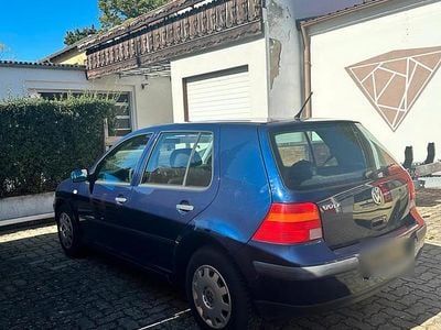Blau Gebraucht 2002 VW Golf Limousine | 1.999 € (Fairer Preis)