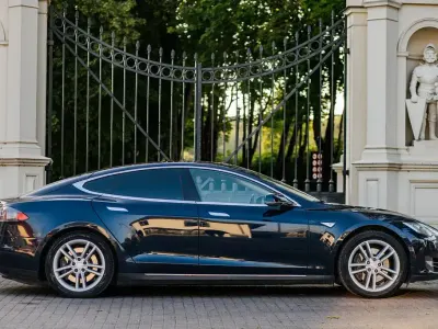 Gebraucht Tesla Model S 309 kW (421 PS) 2014 Blau Kleinwagen