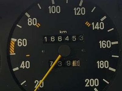 Gebraucht Mercedes 200 109 PS (80 kW) 1982 Limousine