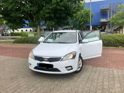 Gebraucht Kia Ceed 116 PS (85 kW) 2011 Weiß Kleinwagen