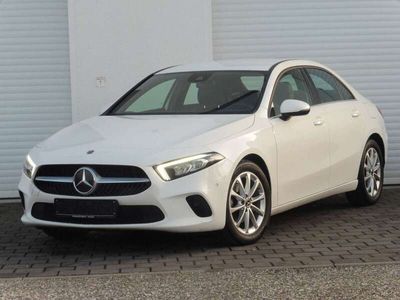 gebraucht Mercedes A180 d Lim. DCT 1-Hand LED Navi Teilleder Style