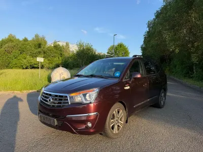 Gebraucht SsangYong Rodius Quartz 155 PS (114 kW) 2015 Schwarz Van / Kleinbus