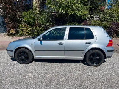 Gebraucht VW Golf IV 75 PS (55 kW) 2002 Silber Kleinwagen