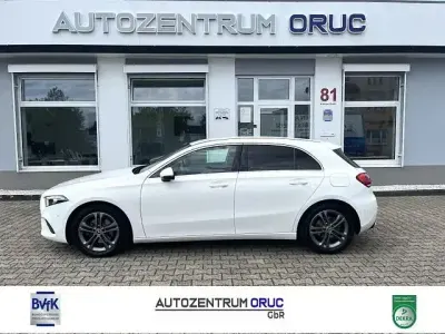 Gebraucht Mercedes A200 Progressive 163 PS (119 kW) 2019 Polarweiss Limousine