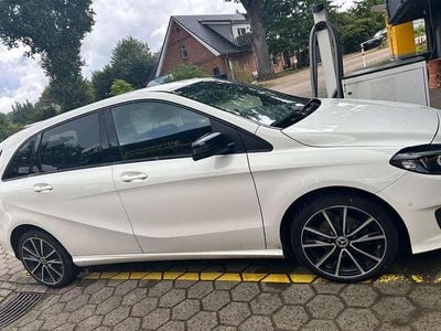 Mercedes B200