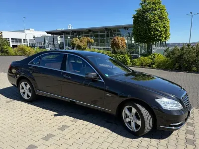 Używany Mercedes S500 435 KM (319 kW) 2012 Czarny Sedan/Limuzyna