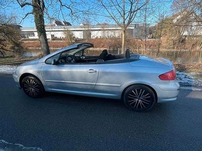 Grau Gebraucht 2005 Peugeot 307 CC Tendance Cabrio | 2.290 € (Guter Preis)