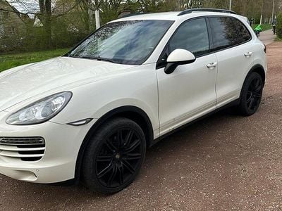 Second-hand Porsche Cayenne 245 CP (180 kW) 2011 Alb SUV