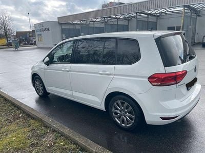 Gebraucht VW Touran Comfortline 150 PS (110 kW) 2016 Weiß Van / Kleinbus