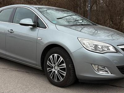 Gebraucht Opel Astra Innovation 125 PS (91 kW) 2011 Grau Limousine
