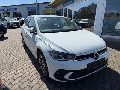 Usata VW Polo Life 110 CV (80 kW) 2023 Bianco Utilitaria