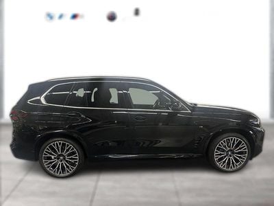 Neu BMW X5 M M Sport 298 PS (219 kW) 2026 Schwarz metallic SUV