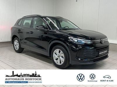 Gebraucht VW Tiguan Basis 131 PS (96 kW) 2024 Schwarz SUV