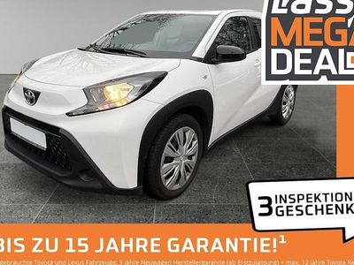 Weiß Gebraucht 2023 Toyota Aygo X Play SUV | 13.980 € (Fairer Preis)