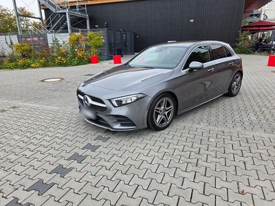 Gebraucht Mercedes A200 AMG line 163 PS (119 kW) 2018 Silber Limousine