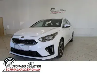 Gebraucht Kia Ceed Sportswagon Spirit 141 PS (103 kW) 2021 Cararraweiss Kombi