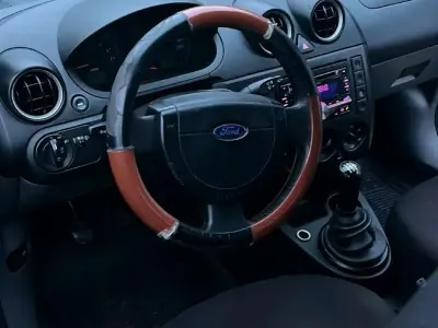 Gebraucht Ford Fiesta 60 PS (44 kW) 2002 Grün Kleinwagen